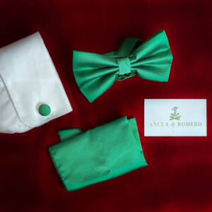 Conjunto de pajarita, gemelos y pañuelo verde